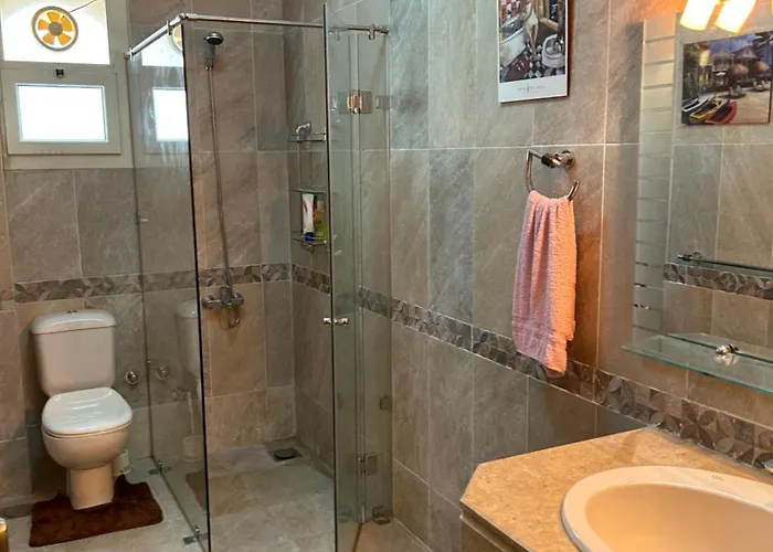 La Vista 5 Beachfront 265m Luxury Villa *